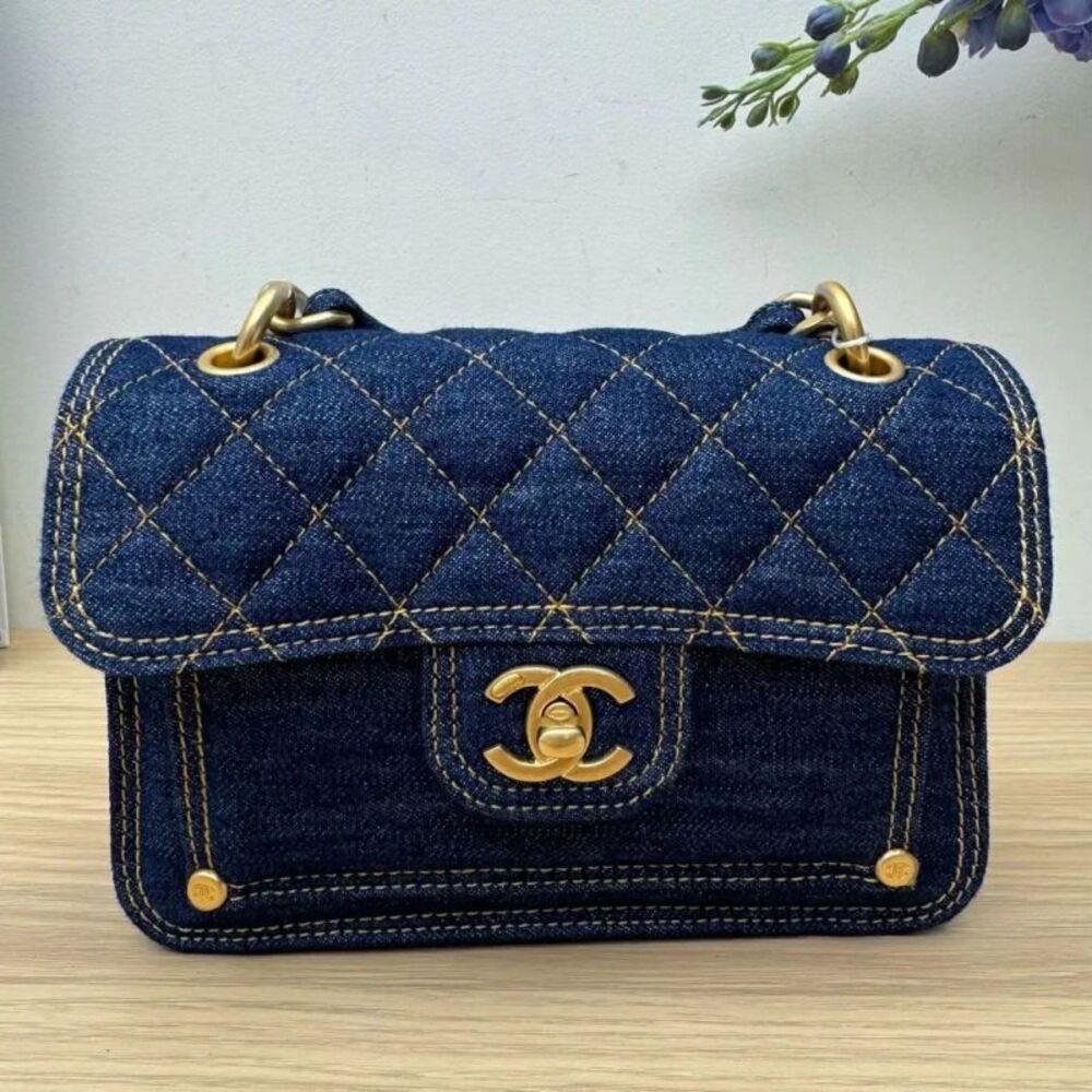 Chanel Women Pre-Loved Bag Very Good Condition
